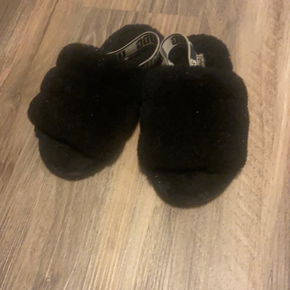 Kids black UGGs slippers